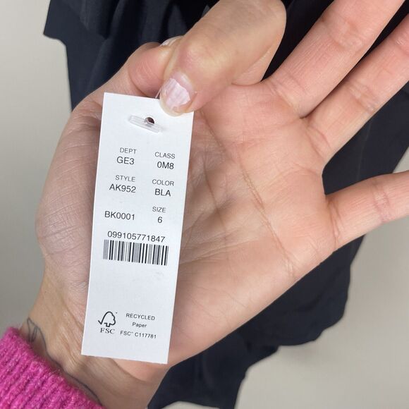 Elegant Black Ruffled Women's Swimsuit - Picture 9 of 9